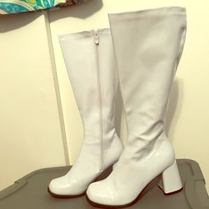Ellie Shoes - White Ellie GogoBoots Ellie Shoes - White Ellie GogoBoots